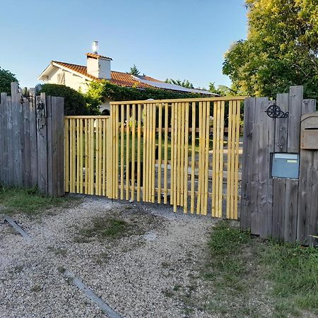 Ty'Chateau Carignan De Bordeaux B&B Exterior photo